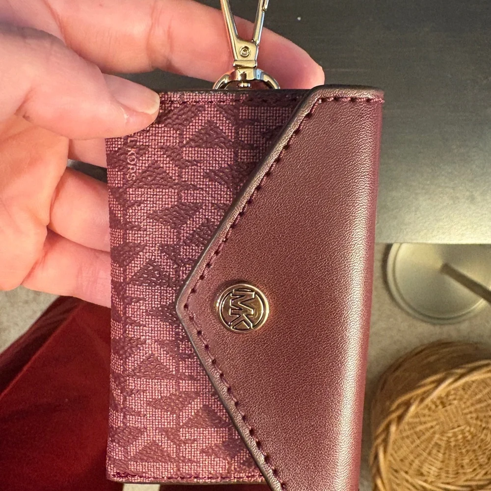 Michael Kors Maroon Burgundy Key Pouch - Picture 2 of 3